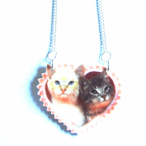 Gorgeous Kitsch Cats Love Heart Necklace