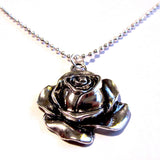Pretty 3D Relief Rose Flower Pendant Necklace