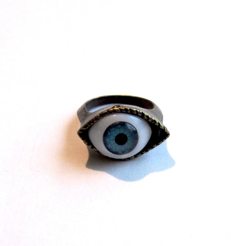 Dramatic Single Eye Set Fashion Ring