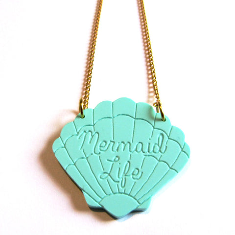 Beautiful Peppermint Green Mermaid Life Scallop Shell Acrylic Pendant Necklace