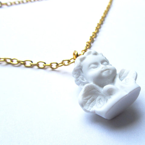 Fabulous Kitch Quirky Winged Classic Cherub Statue Resin Pendant – White